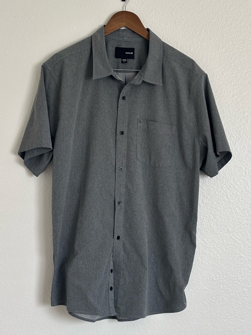 Men's Hurley Short Sleeve Button-Up Shirt in Gray - Relaxed Fit